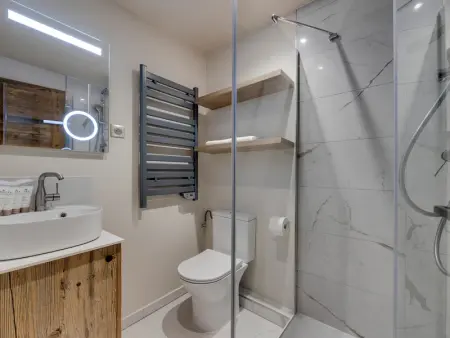 Appartement skis aux pieds, 4 ch, 10 pers, piscine, jacuzzi, WiFi - Photo 8