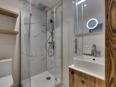 Appartement skis aux pieds, 4 ch, 10 pers, piscine, jacuzzi, WiFi - Photo 11