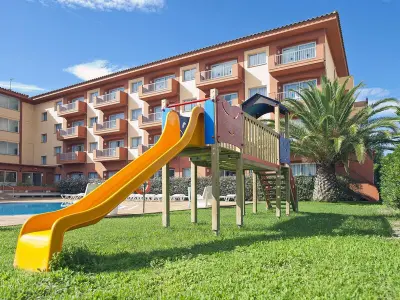 Appartement à L'Estartit, Appartement Confortable à 400m de la Plage, Rénové, avec Piscine, Climatisation et WiFi Inclus - L1031035