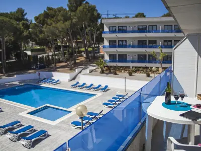 Appartement à Platja d'Aro, Appartement moderne à 150m de la plage, piscine, clim, WiFi, parking, proche centre à Castell-Platja d'Aro - L1031053