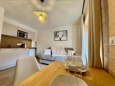 Appartement à Vars, Studio lumineux cœur de Vars, parking couvert - L1031185