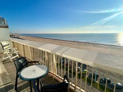 Appartement à Saint Jean de Monts, Appartement bord de mer avec balcon et parking - L1031274