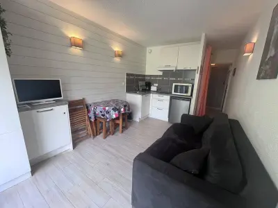 Appartement à Cauterets, Studio montagnard avec balcon et parking à Cauterets - L1031297