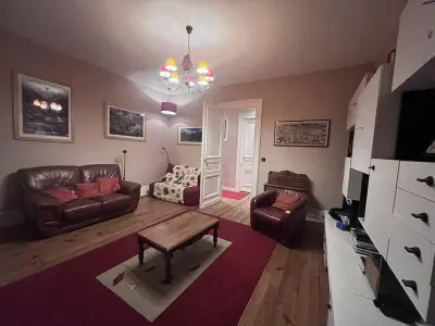 Appartement à Cauterets, Appartement contemporain au centre ville pour 8 pers avec balcon - L1031315