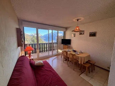 Appartement à Auris, Studio cabine au pied des pistes avec balcon et parking gratuit - N°1031496