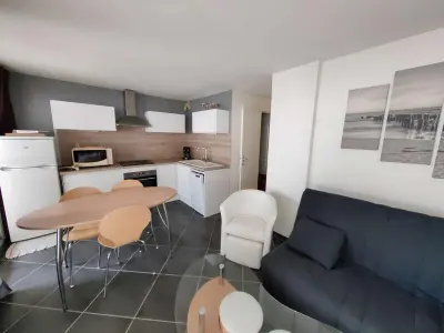 Maison à Cap d'Agde, Splendide T3 près de la mer avec piscine, parking et Wi-Fi - L1031503