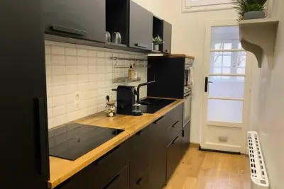 Appartement à Marseille, Appartement Rénové Et Charmant Proche De La Plage - L1032690