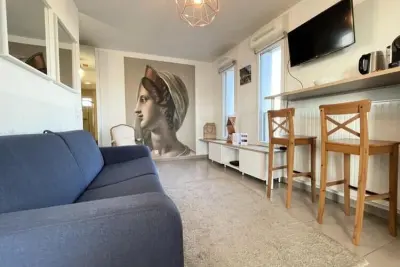 Appartement à Bordeaux, Studio Harmonieusement Aménagé Avec Parking Et Terrasse Vers La Cité Du Vin - N°1032804