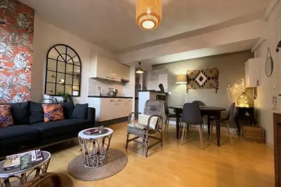 Appartement à Bordeaux, Superbe Appartement Joliment Décoré Pour 4 P Sur Les Quais De Bordeaux - N°1032807