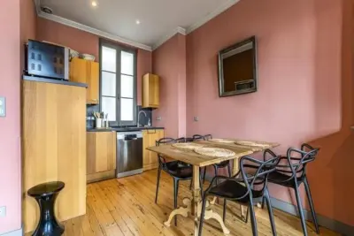 Appartement à Bordeaux, Superbe Appartement Pour 5 Personnes Idéalement Situé Place Gambetta - N°1032838