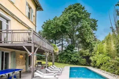 Appartement à ARCACHON, Superbe Villa Avec Piscine Chauffée Style Arcachonnais Pour 12 Personnes - N°1033028