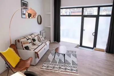 Appartement à Bordeaux, Appartement Moderne Au Coeur Des Chartrons - N°1033076