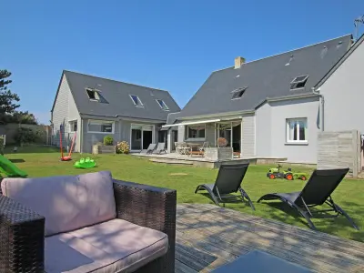 Casa rural en Saint Germain sur Ay, Grande maison familiale proche plage avec jardin, vélos et activités - L1034030