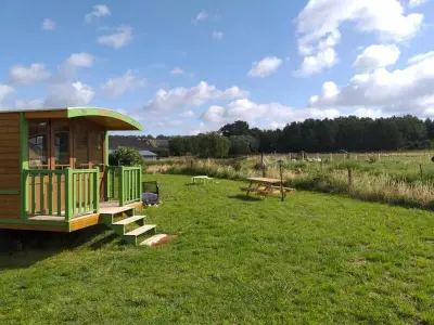 Maison à Cérans Foulletourte Cérans, Séjour pittoresque en roulotte équipée FR-1-410-455 N°1034061