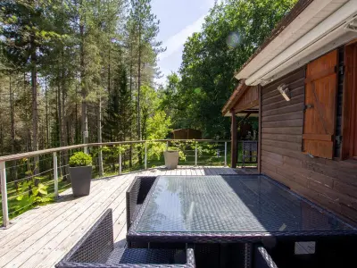 Gite à Saint Pompont, Chalet rustique au cœur du Périgord Noir avec terrasse et confort inclus FR-1-616-397 N°1034081