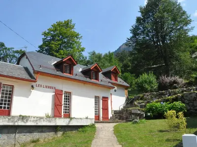 Maison à Cauterets, Spacieuse maison de montagne avec jardin clos et cellier à Cauterets - L1034126