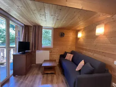 Appartement à Cauterets, Appartement avec piscine chauffée, parking et vue montagne à Cauterets - N°1034129