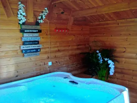 Cabane avec jacuzzi privatif et accès à ferme pédagogique - Photo 7