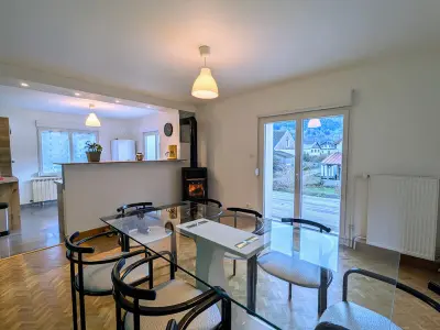 Gite à Saulxures sur Moselotte, Gîte confortable avec terrasse et vue montagne, proche loisirs et pistes FR-1-589-755 N°1034148