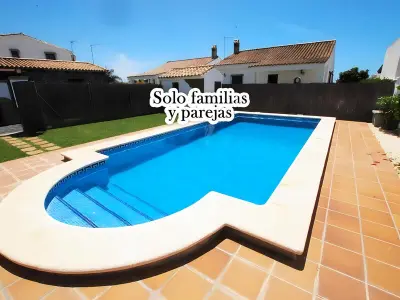 Villa à Conil de la Frontera, Chalet avec Piscine et Jardin Privé à Conil, à 17 min de la Plage de Fuente del Gallo - L1034725