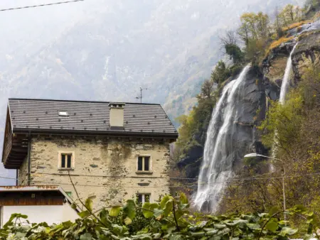 Borgonuovo Waterfall's House, Maison 6 personnes à Chiavenna - Photo 1