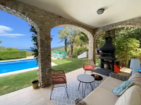 Alquiler villa con piscina en Begur, Maison 8 personnes à Begur - Photo 3
