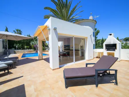 Villa El Descanso, belle maison moderne avec grand jardin et piscine - Photo 1