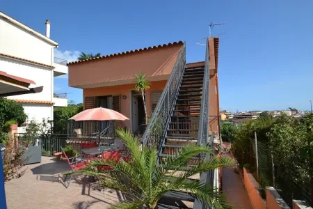 Casa con Terrazza, Maison à Giardini Naxos près de la Plage - Photo 2