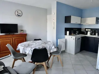 Appartement à Plouhinec, Studio moderne à Plouhinec, WIFI, parking, animaux acceptés FR-1-479-184 N°1038305