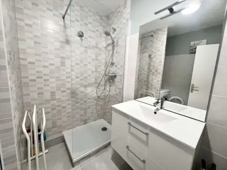 Appartement lumineux avec balcon, proche plage et parking privatif à Bénodet - Photo 8