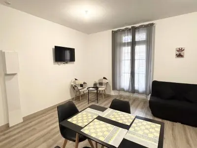 Apartment in Amélie les Bains Palalda, F2 meublé avec balcon, clim, WIFI, animaux admis - 50m des thermes - L1038456