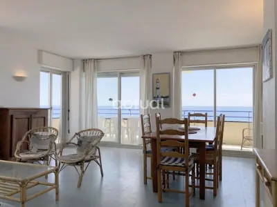 Appartement à Platja d'Aro, Appartement bord de mer à Platja d'Aro, 4 chambres, terrasse, parking - L1038815