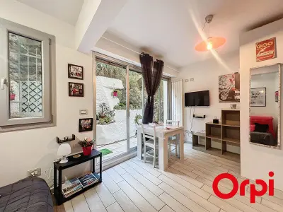 Appartement à Menton, Charmant studio proche plage avec terrasse - L1038834