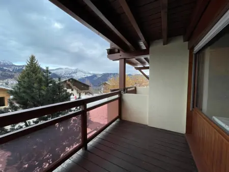 Appartement cosy 1 chambre avec balcons, proche pistes, parking inclus - Photo 12