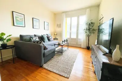 Appartement à Grenoble, Le Beret Grenoblois ❤️ T2 Proche Gare Et Gem FR-38000-62 N°1040765