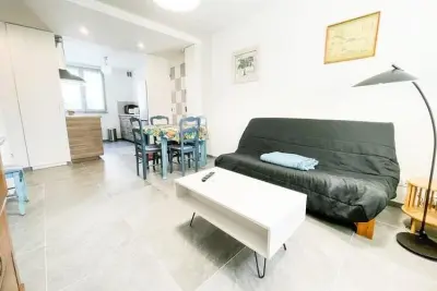 Apartment in Grenoble, Beau T3 Avec 2 Chambres Et Parking - L1040783