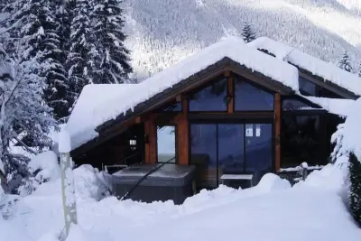 Appartement à Chamonix Mont Blanc, Chalet Spacieux Avec Veranda, Jardin Et Spa FR-74400-267 N°1043393