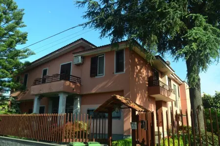 Casa Rosada, Maison de vacances confortable avec jardin à Pompéi - Photo 1