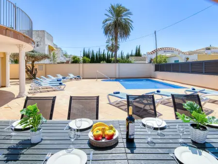 Requesens, Maison 10 personnes à Empuriabrava - Photo 1