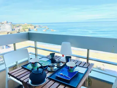 Appartement à Biarritz, Studio en front de mer avec piscine et Wi-Fi à Biarritz - L1044160