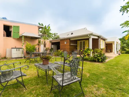 Gîte confortable avec piscine partagée et accès PMR à Petite-Île - Photo 1