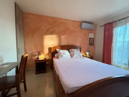 Gîte confortable avec piscine partagée et accès PMR à Petite-Île - Photo 13