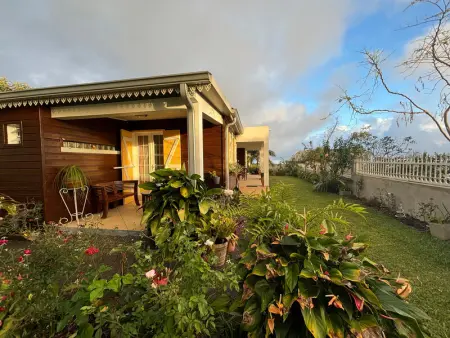 Gîte confortable avec piscine partagée et accès PMR à Petite-Île - Photo 17