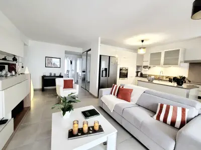 Appartement à Canet en Roussillon, T3 moderne avec clim et wifi, proche port et mer, box fermé - L1044225