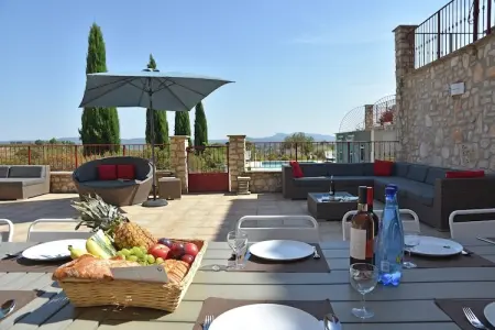 Villa des 4 vents A  for 10 adults and 2 children, Maison de vacances avec vue et piscine privée - Photo 24