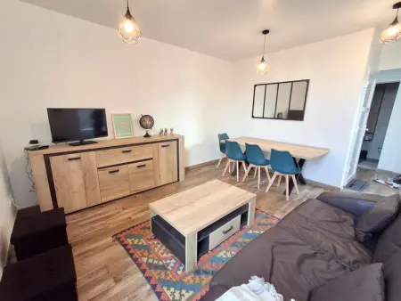 Appartement lumineux 2 ch, proche plage & commerces - Photo 2