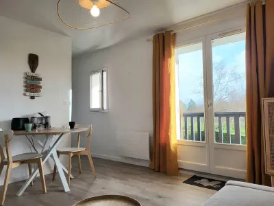 Appartement à Le Home Varaville, Studio confortable à 300 m de la plage avec parking privé FR-1-788-45 N°1045490