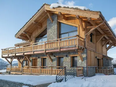 Chalet à Huez, Chalet luxueux à l'Alpe d'Huez, ski-in/ski-out, sauna, jacuzzi, animaux admis - L1045547