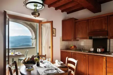 Il Castagno, Authentique mas avec piscine, jacuzzi, aire de jeux, jardin - Photo 2