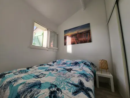 Maison rénovée près de la mer avec 2 piscines, parking et animaux acceptés - Photo 10